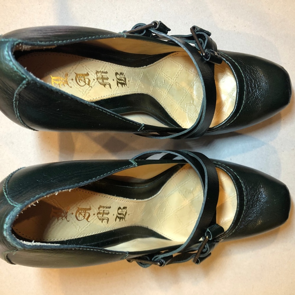 L.A.M.B. FOREST GREEN STILETTOS SIZE 9.5
